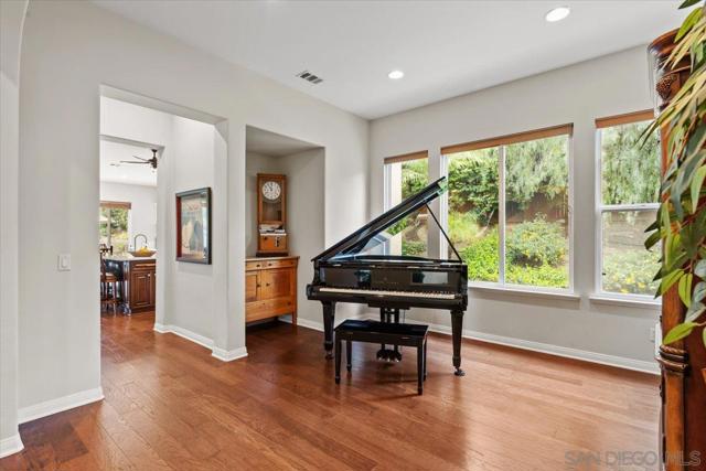 3180 Ridgeline Place, Escondido CA: https://media.crmls.org/mediaz/8c147b31-da16-46ad-9426-a07ca1e5805e.jpg