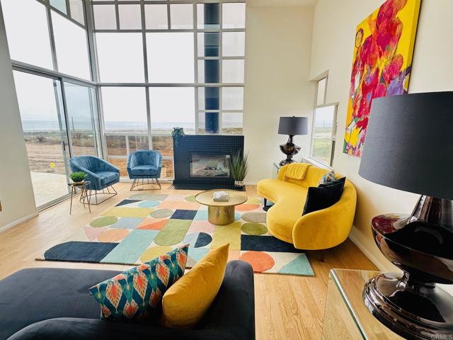 Detail Gallery Image 2 of 28 For 166 Solana Point Cir, Solana Beach,  CA 92075 - 3 Beds | 2/1 Baths