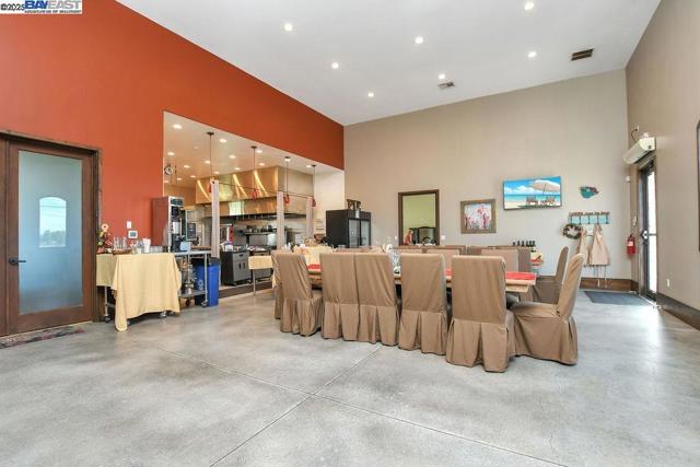 8091 Balfour Rd, Brentwood CA: https://media.crmls.org/mediaz/8c153da7-7b96-47ee-bf7c-b7c28c8010cc.jpg