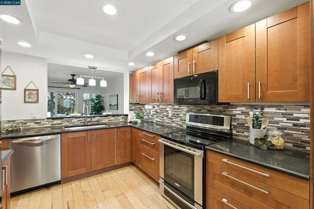 3625 Crow Canyon Road, San Ramon CA: https://media.crmls.org/mediaz/8c15654f-4bbb-4f94-9858-385caf5b4d7f.jpg