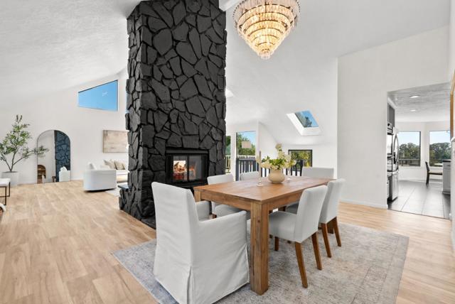 607 Saint Andrews Drive, Aptos CA: https://media.crmls.org/mediaz/8c16276d-8951-40d9-b07e-f991a31e2623.jpg
