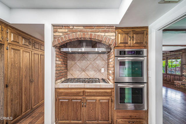 5028 El Adobe Lane, La Crescenta CA: https://media.crmls.org/mediaz/8c16cd34-ef19-437a-ba2a-b851c8c653ee.jpg