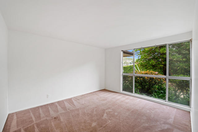 5324 Felice Place, Woodland Hills CA: https://media.crmls.org/mediaz/8c17768a-f343-4511-a0ab-765d93aa832e.jpg