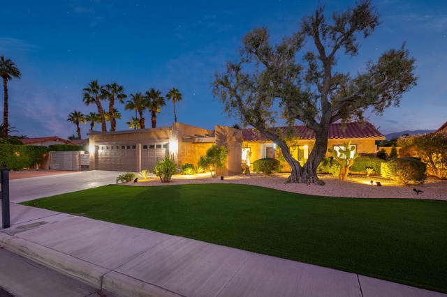 1289 E Caleta Way, Palm Springs CA: https://media.crmls.org/mediaz/8c178080-e362-4878-a2c5-67a55946ebc1.jpg