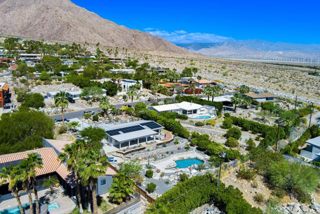 2360 N Palermo Drive, Palm Springs CA: https://media.crmls.org/mediaz/8c17bcaf-ca6b-4363-a557-26fef9b09a34.jpg