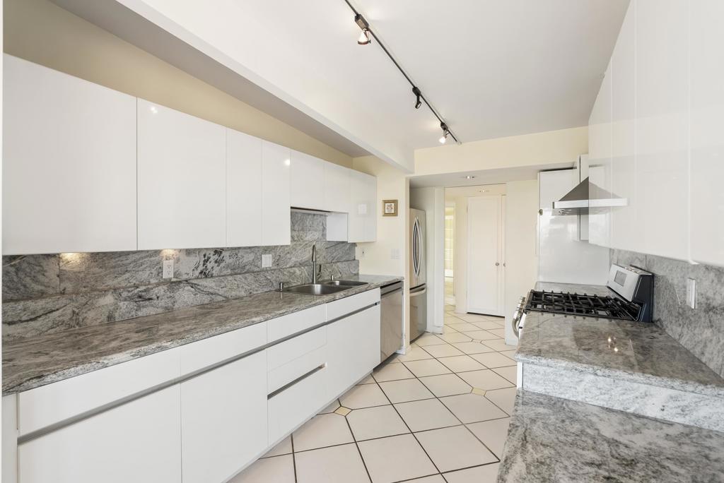 2326 Rue Adriane - photo 13