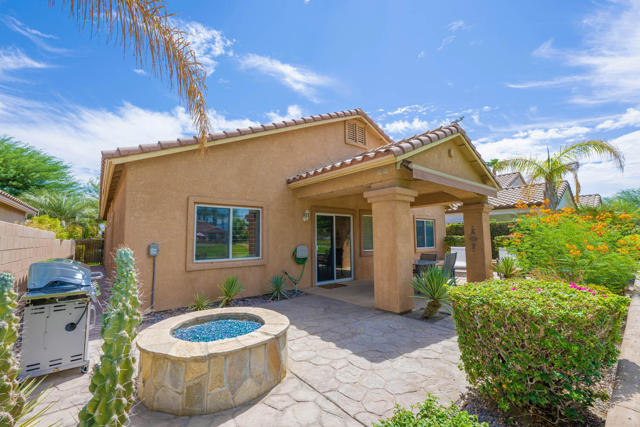 45439 Shaugnessy Drive, Indio CA: https://media.crmls.org/mediaz/8c186aaf-cf46-4443-8c58-ef3556cf621f.jpg