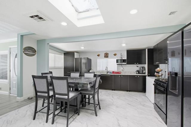 260 Chateau La Salle, San Jose CA: https://media.crmls.org/mediaz/8c189527-ec59-43ce-bebb-1e8ce624192c.jpg