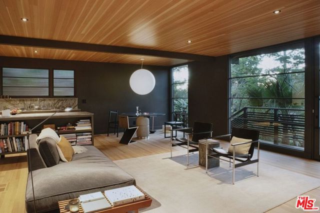 4934 La Roda Avenue, Los Angeles CA: https://media.crmls.org/mediaz/8c18981c-32f5-46ad-ab67-286d83e75f00.jpg