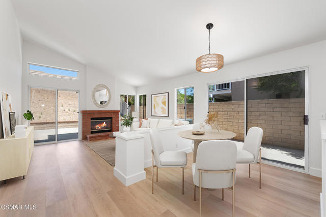 7246 University Drive, Moorpark CA: https://media.crmls.org/mediaz/8c19b86b-0313-4b2e-8519-3b5ee8a18e5a.jpg
