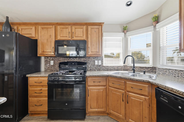 Detail Gallery Image 11 of 37 For 1657 Lime Ave #87,  Oxnard,  CA 93033 - 3 Beds | 2 Baths