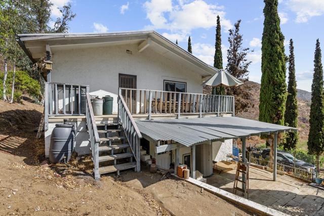 4426 MODEL A FORD LANE, El Cajon CA: https://media.crmls.org/mediaz/8c1a6f51-d5e1-47b9-93fb-45bebed50995.jpg