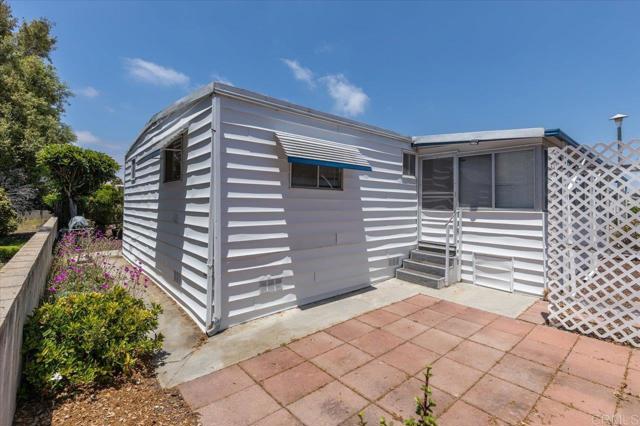 1286 Discovery Street, San Marcos CA: https://media.crmls.org/mediaz/8c1a8d53-ac5d-4fa6-a2a5-16866f930527.jpg