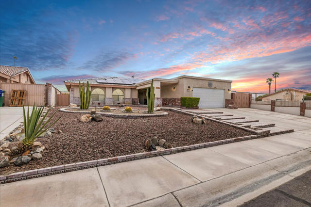 27650 Avenida Terrazo, Cathedral City CA: https://media.crmls.org/mediaz/8c1af2ea-9e87-4d32-8da9-c819acbf0f01.jpg