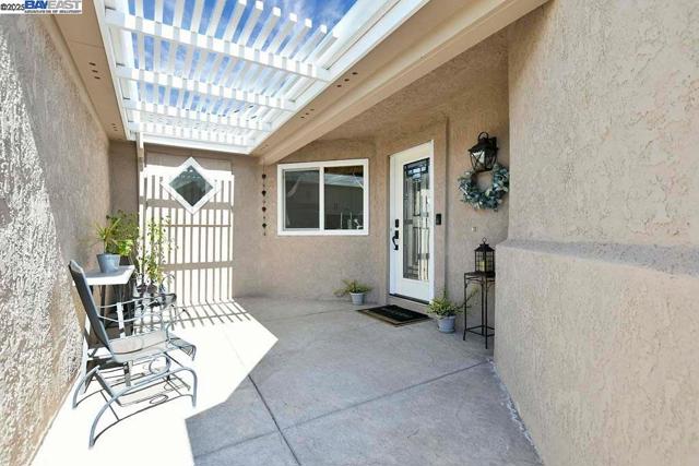 1864 Dune Point Way, Discovery Bay CA: https://media.crmls.org/mediaz/8c1b572a-5370-4365-9443-b26d47bc5072.jpg
