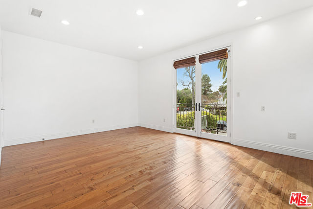 4510 Tyrone Avenue, Sherman Oaks CA: https://media.crmls.org/mediaz/8c1b6c0a-6d17-4a7f-a084-6783c1a224ea.jpg