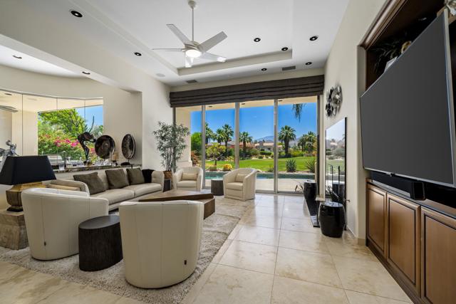 945 Hawk Hill Trail, Palm Desert CA: https://media.crmls.org/mediaz/8c1bfbb6-44c7-4ea4-8d1f-8dfec1714719.jpg
