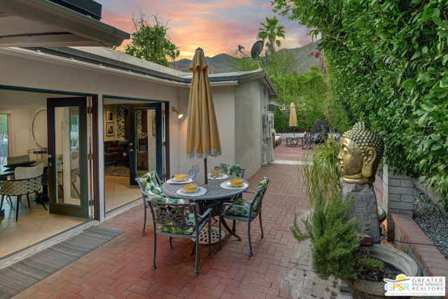 830 N Riverside Drive, Palm Springs CA: https://media.crmls.org/mediaz/8c1cc262-5f0c-4d61-b42f-94584bbea7b6.jpg