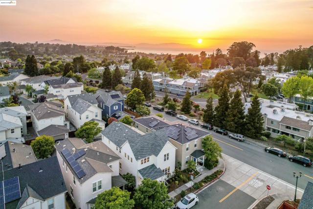 1165 Cottage Ln, Hercules CA: https://media.crmls.org/mediaz/8c1ccfdf-a01a-4e70-8e70-19dfba570a36.jpg