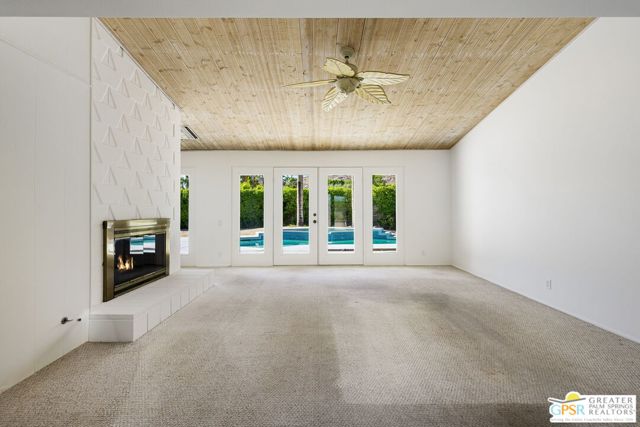 5111 E Bobolink Lane, Palm Springs CA: https://media.crmls.org/mediaz/8c1cef03-66b1-4ac4-b4b9-c6950a7423e7.jpg