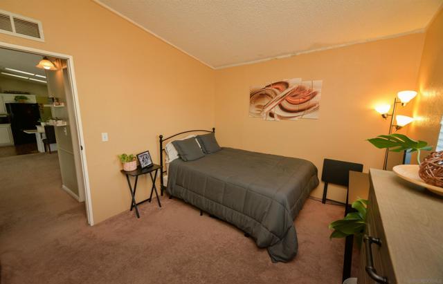 10767 Jamacha Blvd., Spring Valley CA: https://media.crmls.org/mediaz/8c1db943-be28-457a-bd8c-888dc8b25992.jpg