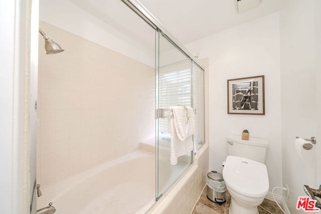 2366 Applewood Circle, Fullerton CA: https://media.crmls.org/mediaz/8c1e2ade-7cec-48c6-acdb-547244dce012.jpg