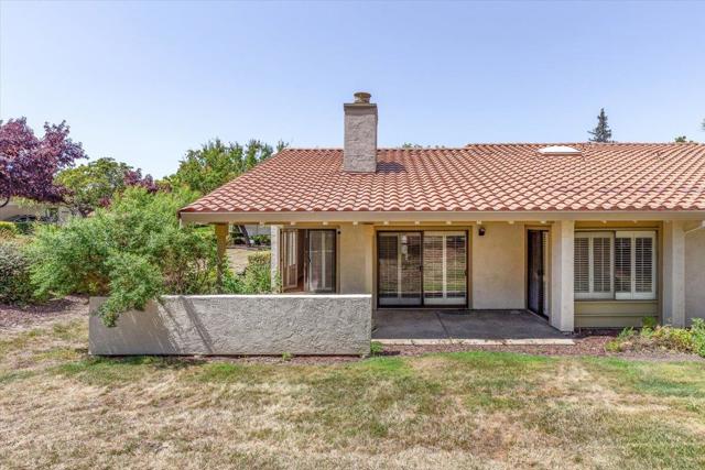 8065 Winery Court, San Jose CA: https://media.crmls.org/mediaz/8c1ed2db-8cc7-464f-9602-eb26572bbcf4.jpg