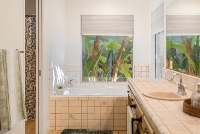 Detail Gallery Image 20 of 59 For 351 Sheila Ln, Fallbrook,  CA 92028 - 3 Beds | 3 Baths