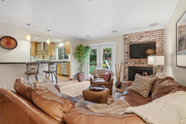 7653 Turquoise St, Dublin CA: https://media.crmls.org/mediaz/8c1f427c-7057-41f1-bbda-322c02e6ed6a.jpg