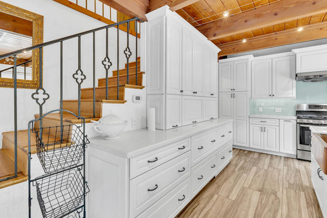 53200 Forest Lake Drive, Idyllwild CA: https://media.crmls.org/mediaz/8c1f701b-400d-416a-8eac-af43f8b7fb45.jpg