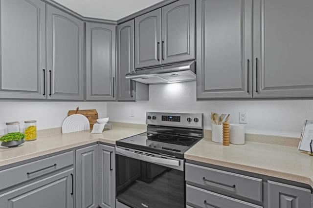 35 W 20th Avenue, San Mateo CA: https://media.crmls.org/mediaz/8c1fac92-c734-4c8e-9980-bf076cff39fc.jpg