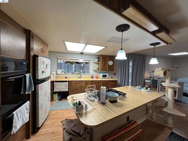 1050 Borregas Ave, Sunnyvale CA: https://media.crmls.org/mediaz/8c20368b-8ded-484b-b8a0-a5bae1fe7b65.jpg