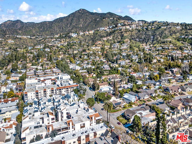 1325 Valley View Road, Glendale CA: https://media.crmls.org/mediaz/8c20beb5-e22f-4c43-bdab-d937ed91b586.jpg