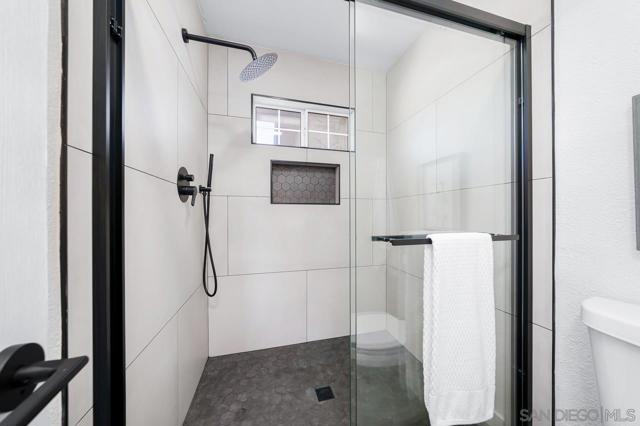 4554 Limerick Way, San Diego CA: https://media.crmls.org/mediaz/8c212f03-9b77-41f9-a61d-bef9b6e87ee4.jpg