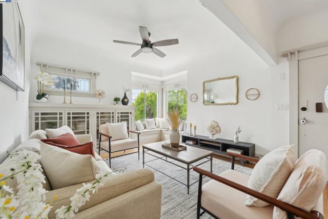 2155 42nd ave, Oakland CA: https://media.crmls.org/mediaz/8c214399-1b60-4aed-bcca-0651af277407.jpg