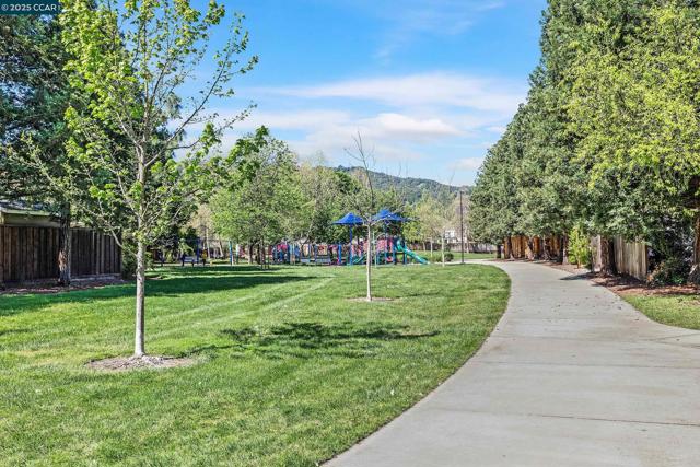 3641 Shenandoah Ct, Pleasanton CA: https://media.crmls.org/mediaz/8c21a104-f67d-471e-848a-39ad396e76e0.jpg