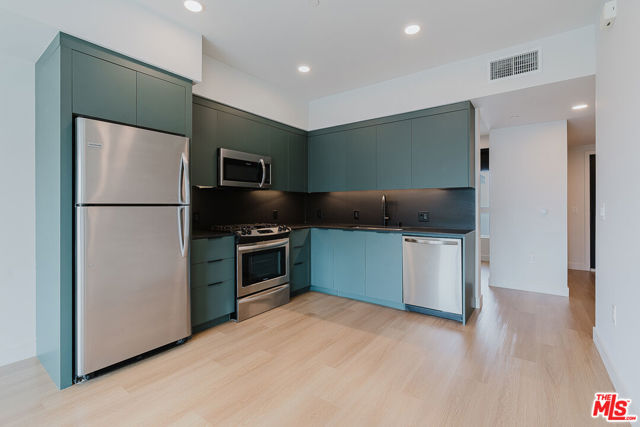 10601 Washington Boulevard, Culver City CA: https://media.crmls.org/mediaz/8c2257ab-2f82-4738-81e8-08d023d4dd58.jpg