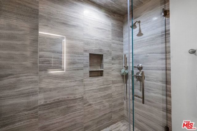 3110 Benedict Canyon Drive, Beverly Hills CA: https://media.crmls.org/mediaz/8c227237-886e-46ed-a71a-7de64801db50.jpg