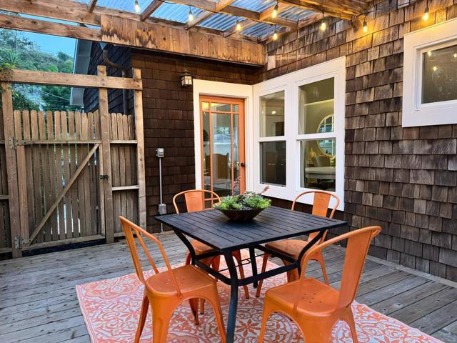 647 Canyon Drive, Pacifica CA: https://media.crmls.org/mediaz/8c24e8e3-916e-4420-bbc4-ca188eb8e37f.jpg