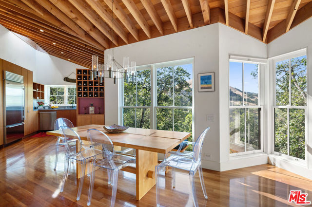 351 Wall Road, Napa CA: https://media.crmls.org/mediaz/8c24f75e-ecaf-423d-abca-6ff4cb8881e0.jpg