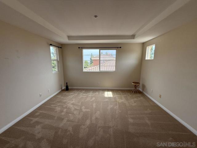 1355 Sky Ridge Ct, San Marcos CA: https://media.crmls.org/mediaz/8c25035c-eadf-4f0c-85d5-ebc447066197.jpg