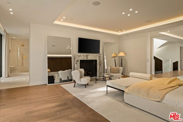 6 Bed Home for Sale in Los Angeles, California
