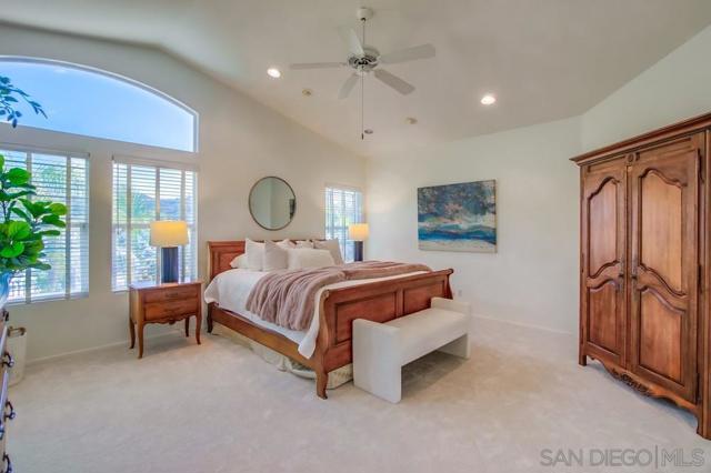 11841 Treewind Ct, San Diego CA: https://media.crmls.org/mediaz/8c254b5e-fbbf-4aed-948d-3ad3dbcbdb14.jpg