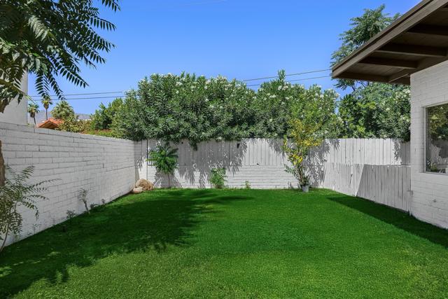 44809 Portola Avenue, Palm Desert CA: https://media.crmls.org/mediaz/8c263230-d41a-4558-9d2a-edcee36a97b7.jpg