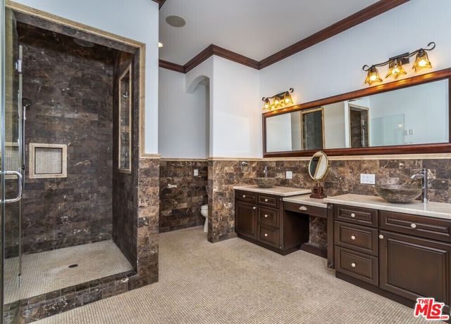 5427 Genesta Avenue, Encino CA: https://media.crmls.org/mediaz/8c2753fe-7955-4071-8c9d-0cafac433213.jpg