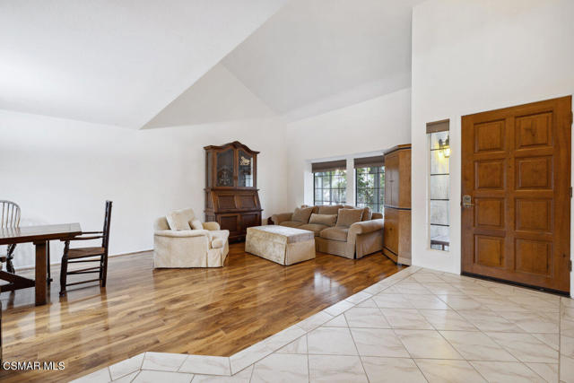 6690 Oak Springs Drive, Oak Park CA: https://media.crmls.org/mediaz/8c27ba5b-b9d5-4f0e-a416-48a8300c84b3.jpg