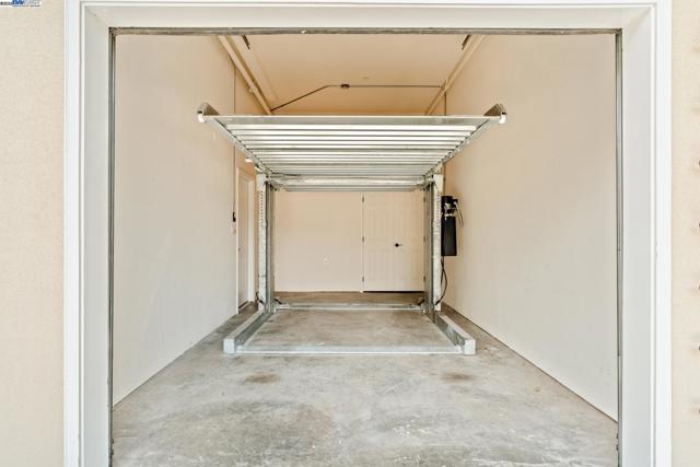 913 Adams, Albany CA: https://media.crmls.org/mediaz/8c28b202-235a-4d51-bd93-22cdc38e1786.jpg