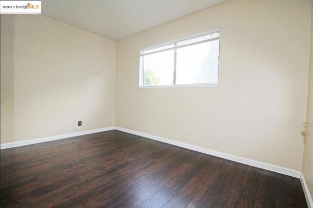 3044 Capp ST, Oakland CA: https://media.crmls.org/mediaz/8c29f6c3-ab17-42a8-bb60-54585234244b.jpg