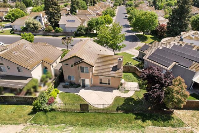 3157 Autumn Chase Circle, Stockton CA: https://media.crmls.org/mediaz/8c2a1f81-d66c-4977-a42f-ad75f286bca4.jpg