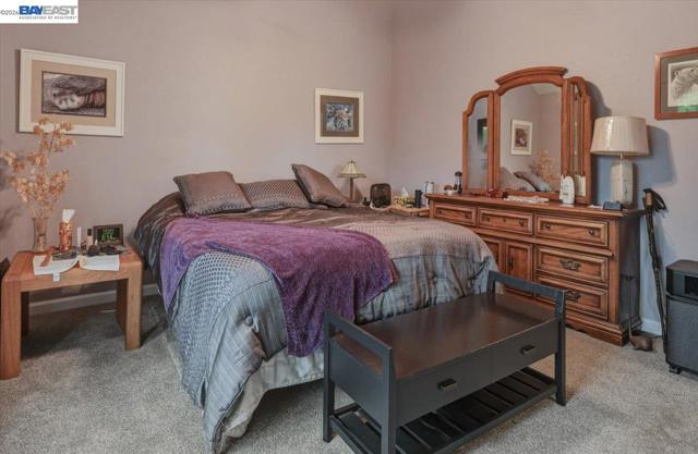 466 Crystalline Dr, Fremont CA: https://media.crmls.org/mediaz/8c2a8161-7412-4134-9e29-5c2f07d2c968.jpg